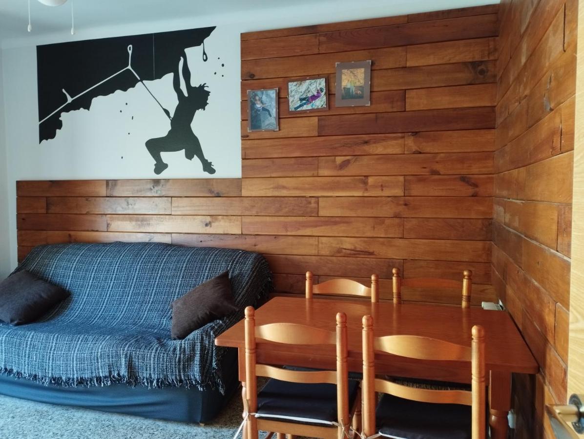 Appartement Alquiler En Importante Zona De Escalada !! à Camarasa Extérieur photo