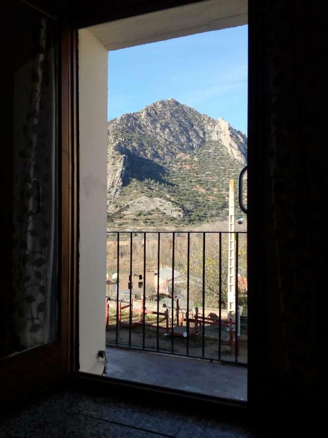 Appartement Alquiler En Importante Zona De Escalada !! à Camarasa Extérieur photo